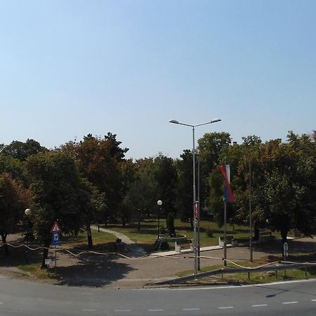 Rooms Milin Lagum Irig Экстерьер фото